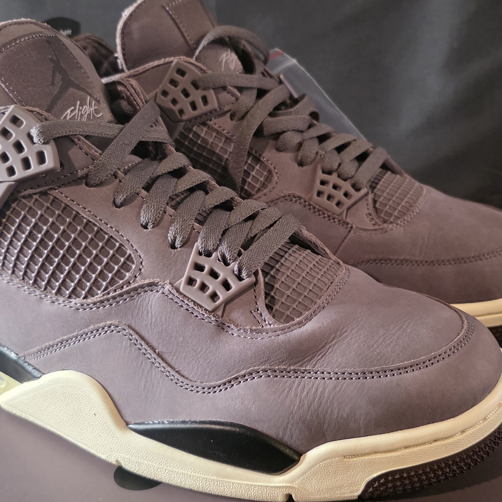 Men's Stylish Sneakers in Brown